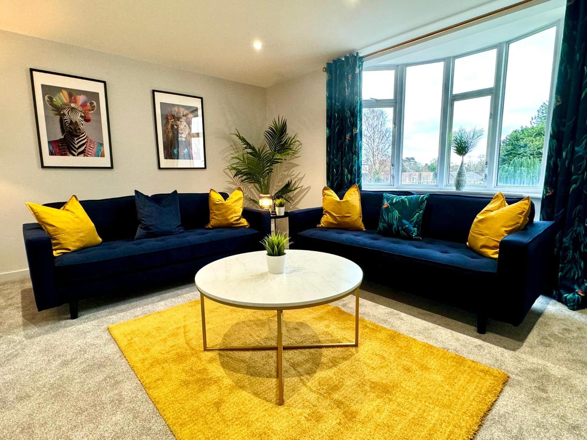 Amazing Large 3 Bedroom Apartment - Sleeps 8! Bournemouth Buitenkant foto