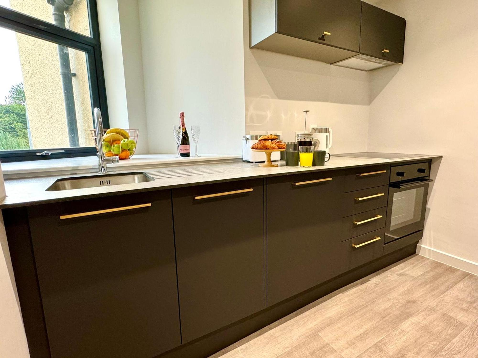 Amazing Large 3 Bedroom Apartment - Sleeps 8! Bournemouth Buitenkant foto