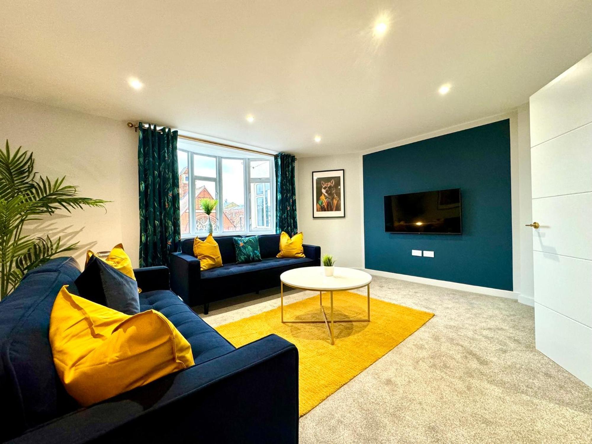 Amazing Large 3 Bedroom Apartment - Sleeps 8! Bournemouth Buitenkant foto