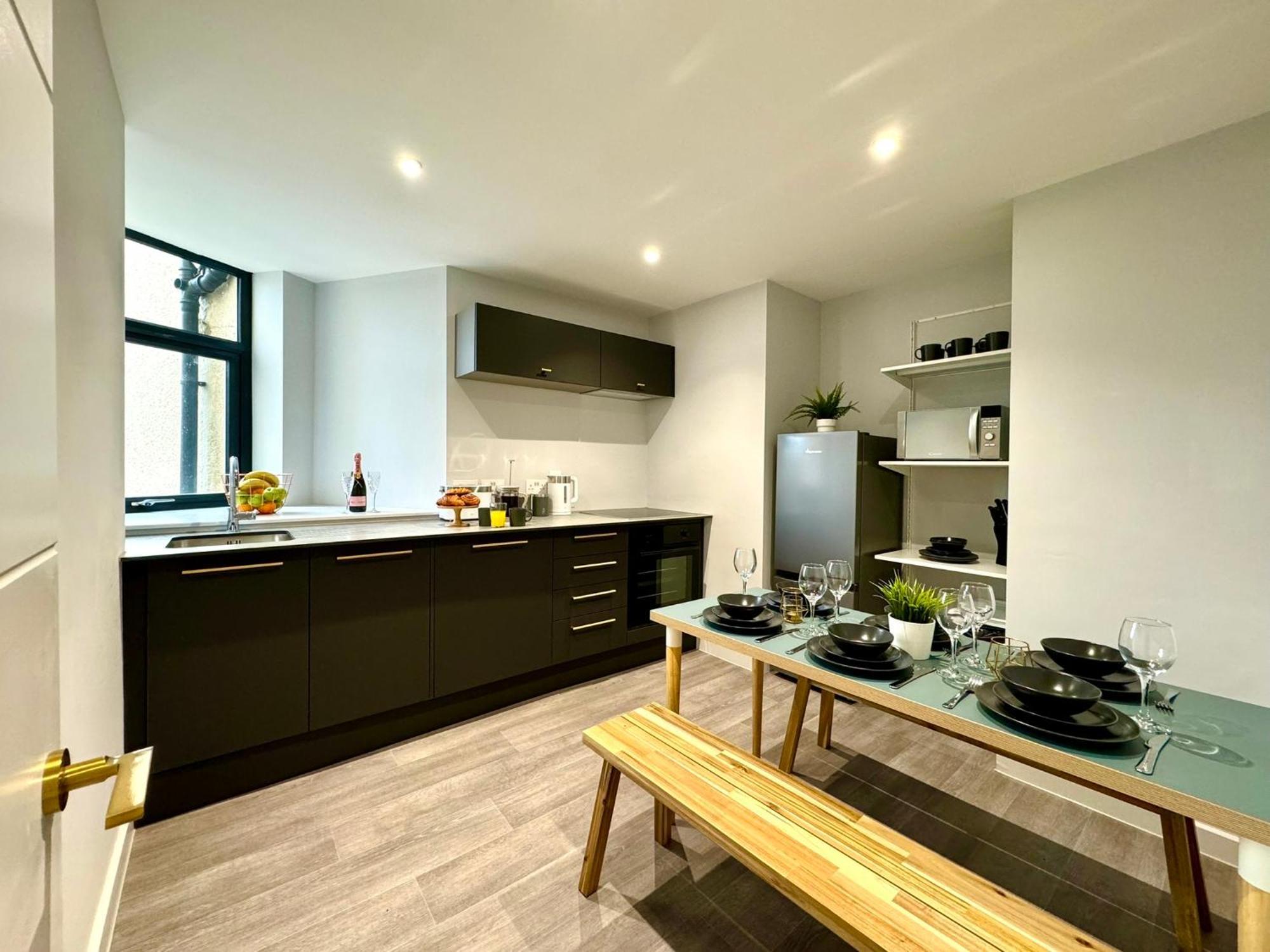 Amazing Large 3 Bedroom Apartment - Sleeps 8! Bournemouth Buitenkant foto